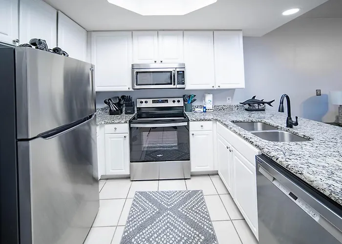 Gulf-front W Gorgeous Views Balcony & Shared Pools Hot Tubs & Gym Holiday home Gulf Shores