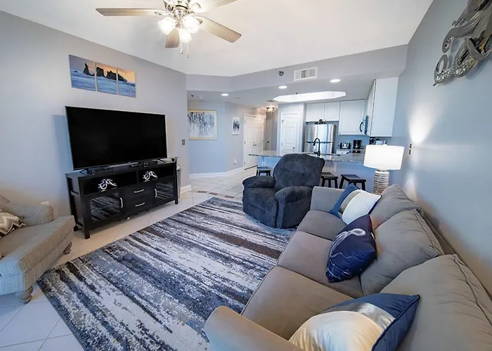 Gulf-front W Gorgeous Views Balcony & Shared Pools Hot Tubs & Gym Holiday home *